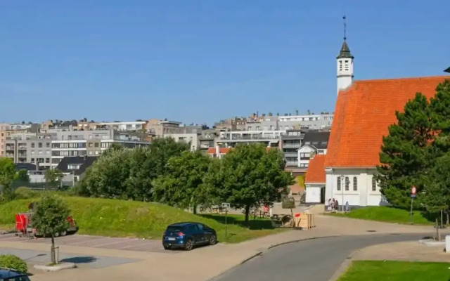 Charming Apartment Near the Beach