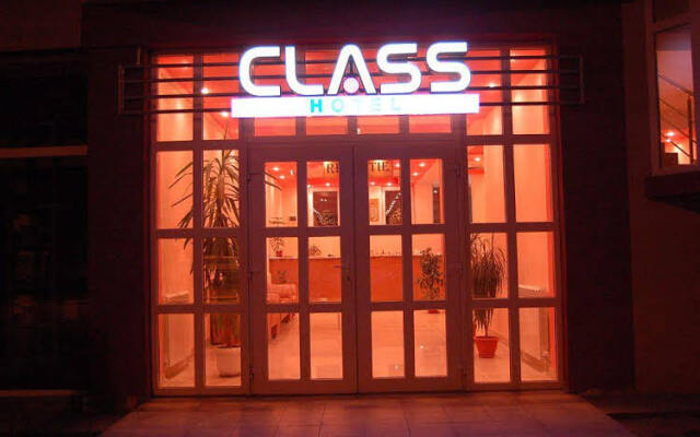 Class Hotel