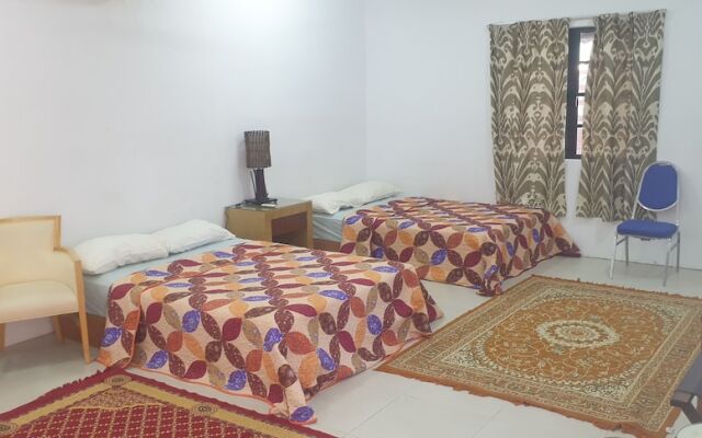 MRI Homestay Sg Buloh - Village Bungalow with Swimming Pool