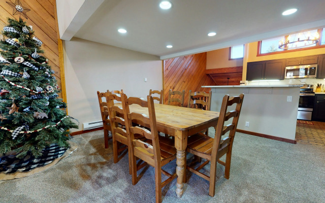 Snowcreek III #415 Condo