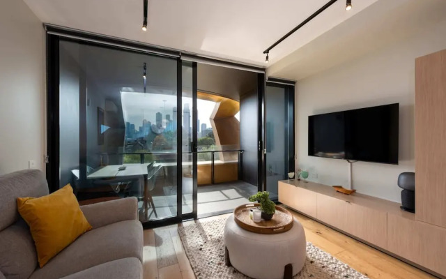 2-bed in South Melbourne w/ Beautiful City Views
