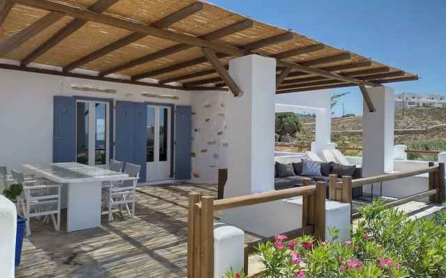 Seaside Villa Costal Vibes Walk to Beach