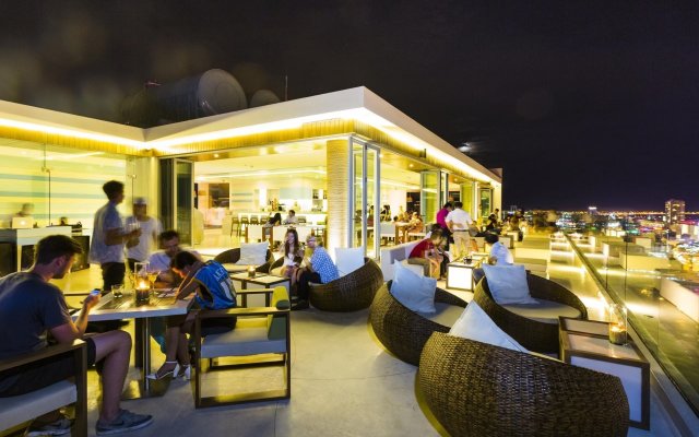 A La Carte Da Nang Beach