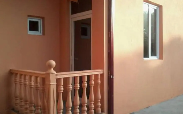 Nini Guest House