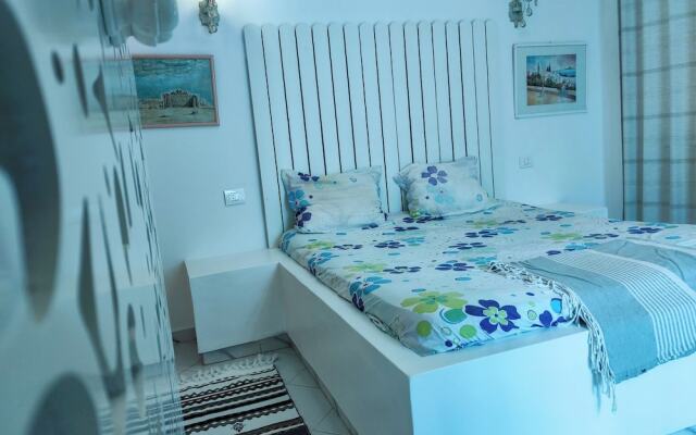 "comfort Shell Near the Beach"