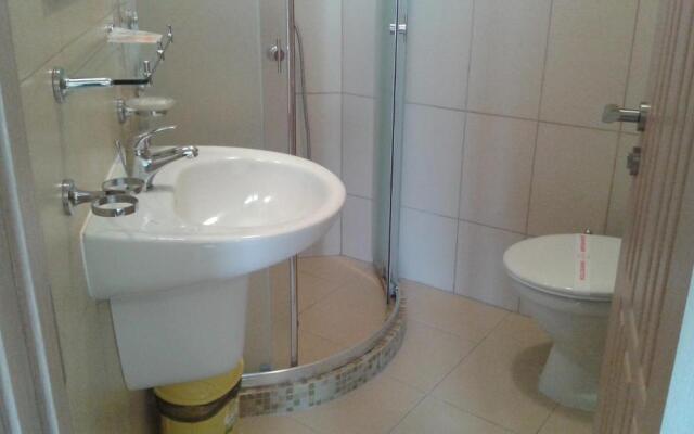 Summer Breeze Apartments