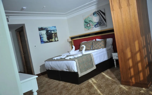 Asuris Hotel