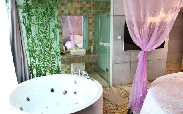 Luoyang Provence Theme Hotel