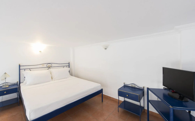 Kastro Suites
