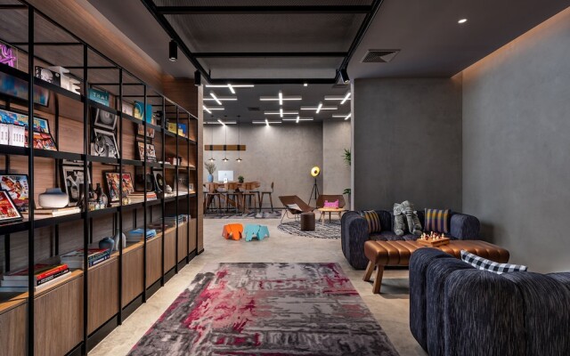 Moxy Bangkok Ratchaprasong