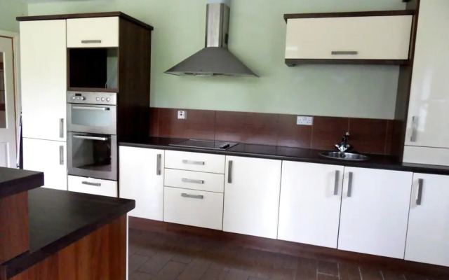 Ethan House Holiday Suites