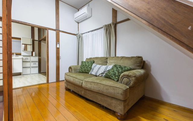 Samurai House - Large Family House, West Shinjuku – Guest Rooms – Tokyo