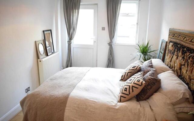 Stylish Cozy Apartment near Trendy Shepherd's Bush