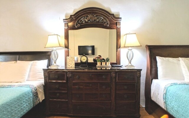 Hosteeva French Quarter Historic Condos