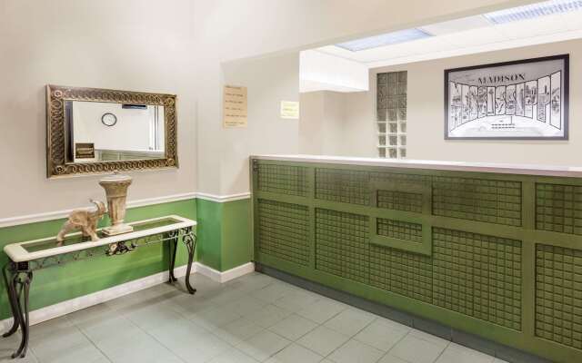 Super 8 by Wyndham Madison/Ridgeland Area