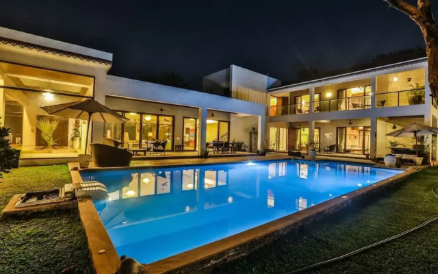 Frangipani by Hireavilla-5br Lux Estate in Alibaug