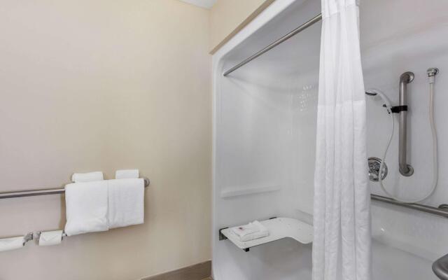 Comfort Suites Nashville near Percy Priest Lake