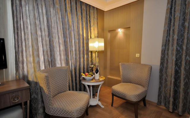 Grand Atakum Hotel