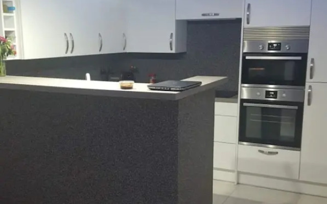 Lovely 2-bed Apartment in Coventry