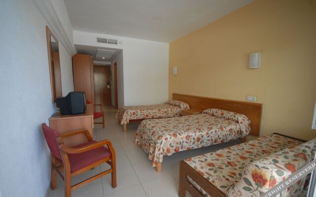 Hotel Barracuda (Adults Only Â±16)