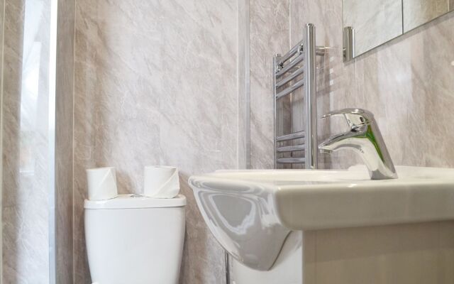 No 40, 5 beds, sleeps 7