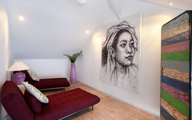 Seminyak White Design Villa