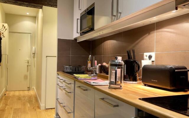 LOUVRESeine 1-minby Pad-à-Terre est '99 5 hotel standards