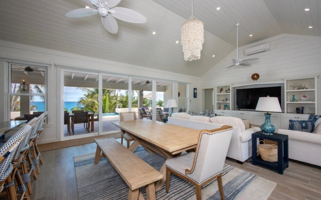 Pineapple House 4 Bedroom Home