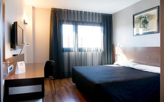 Hotel Tach Madrid Airport