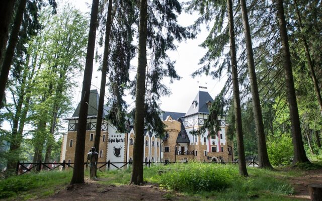 SPA Hotel Zámek Lužec