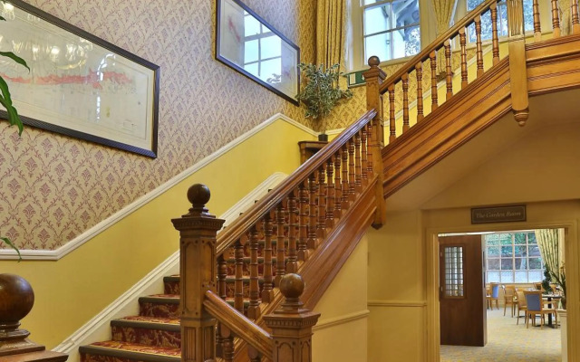 Reigate Manor