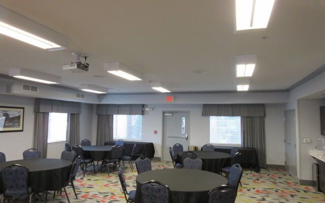 Candlewood Suites Rogers / Bentonville by IHG