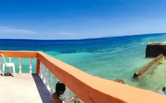 Maxvir Inn Beach Resort