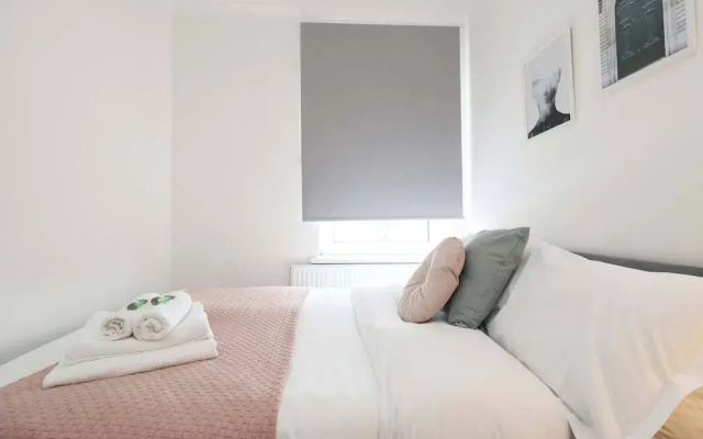 Luxury Living, Central Spot