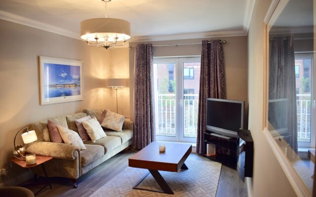 2 Bedroom Apartment Near City Centre