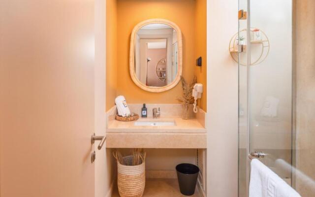 Earthy & Tranquil 1 BR Apt with Pool & Beach Access