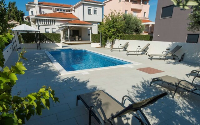 Seaside Villa in Zadar With Swimming Pool