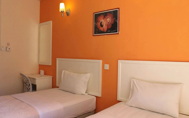 Victoria Hotel and Hostel