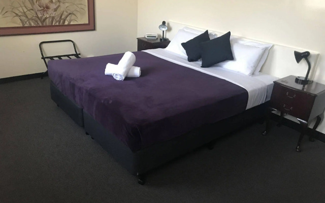 Welcome Stranger Hotel