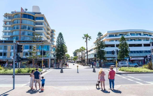 Edward Escape - Short Walk to Beach