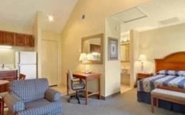 Morristown Hotel & Suites