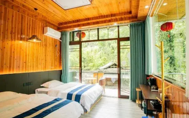 Guichun Homestay (Dehang Miao Village)