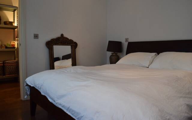 Modern 2 Bedroom Apartment In West Kensington