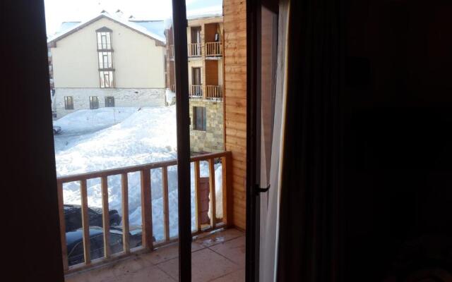 Home for skiers and snowboarders