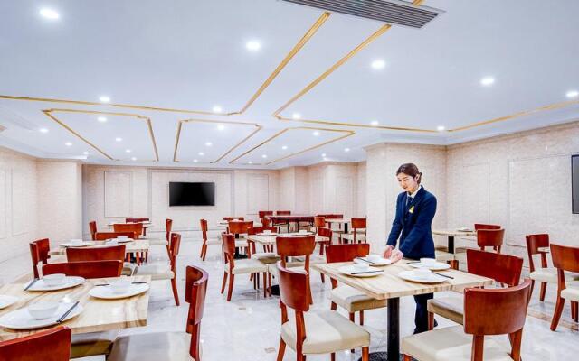 Vienna Hotel Shanghai Hongqiao National Exhibition Cente Sijing Metro Station