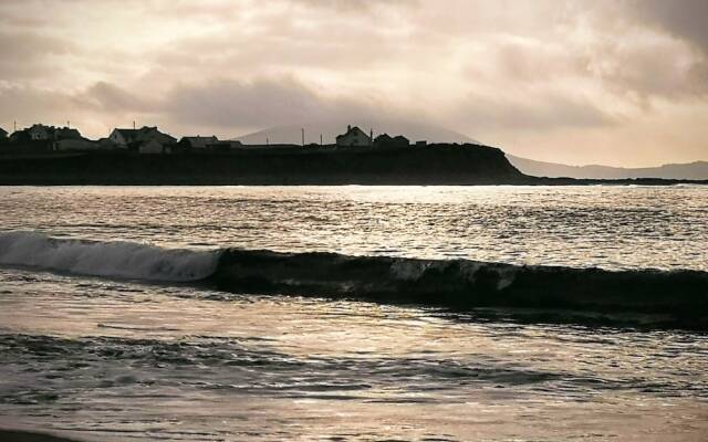 Nature Retreat - Sleeps 4 & Wild Ponies