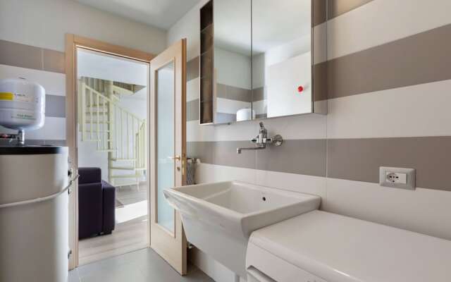 Hill-view Holiday Home in Tremosine With Swimming Pool