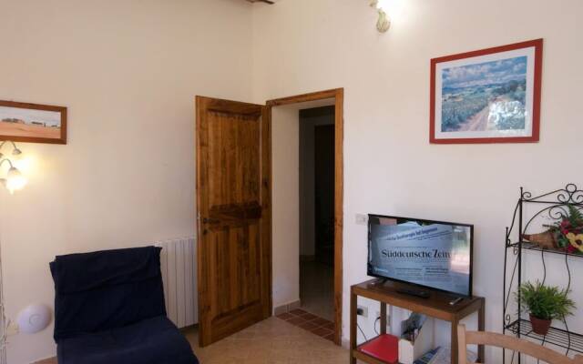 Farmhouse in Tuscany Near Siena & Hot Springs