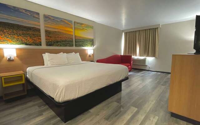 Days Inn by Wyndham Columbus IN