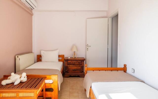 Rena's Hospitality Walk to the Beach 10' to Chania